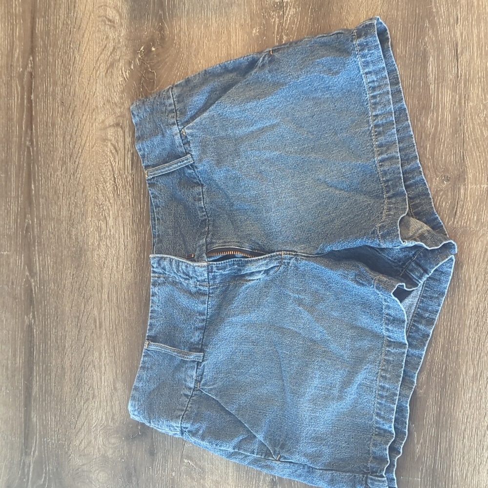 Super cute and trendy jean shorts